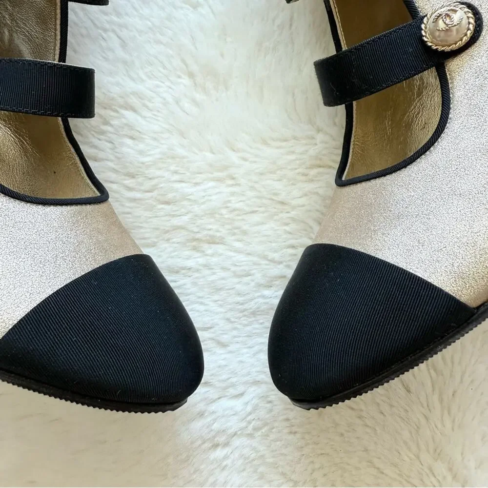 NEW!! Chanel 2018 Gold Toe Leather Pearl Button Boots Heels 38 EU Retail 1400$